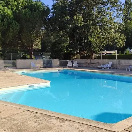 Mobil-home Climatise - 4 Pers. - Api-1-52-2364 * Sireuil (Charente)