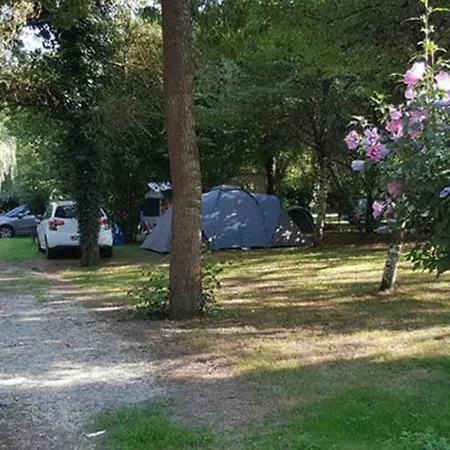 Mobil-home Climatise - 4 Pers. - Api-1-52-2364 مكان تخييم Sireuil (Charente)